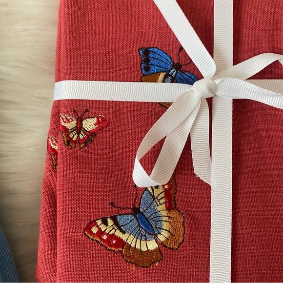 Neiman Marcus Set Butterfly Napkins - Picture 9 of 9